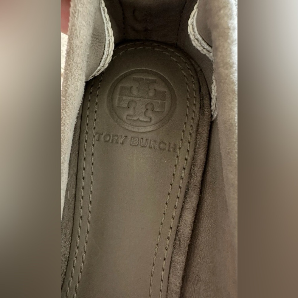 Tory Burch Therese 65MM Suede Pumps in Dust Storm Size US 5.5 $288 EUC - Picture 9 of 11